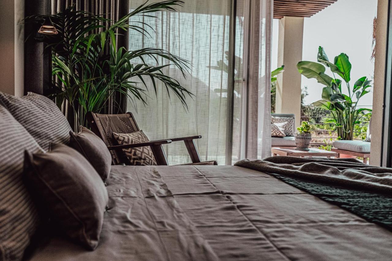 Zimmer mit Kingsize-Bett und Whirlpool